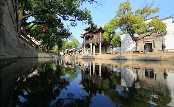 Ancestral temples continue to bring family members together