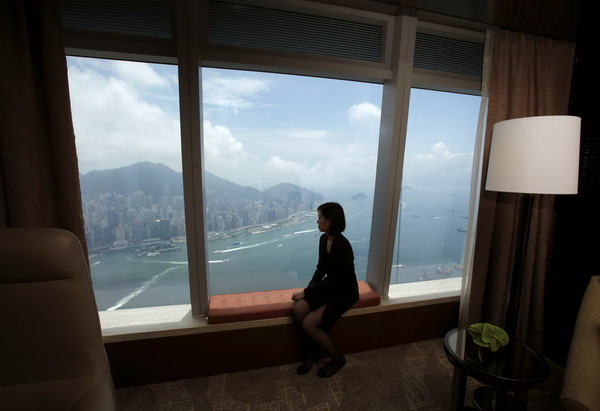 World's highest hotel opens in HK