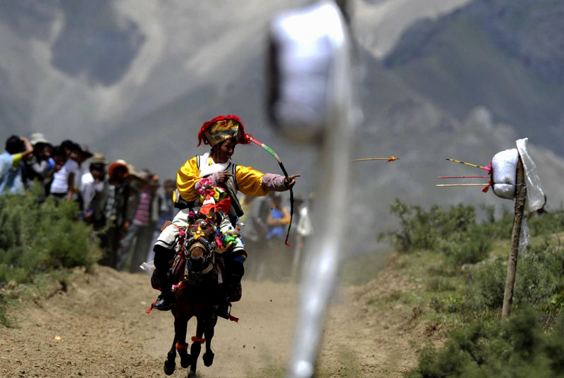 Lhasa tourism booms in 2013