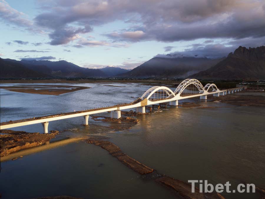 Transportation in Tibet gradually improving