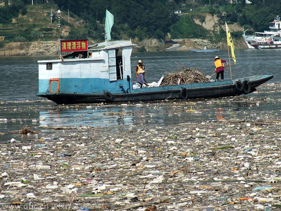 Garbage chokes Three Gorges Reservoir