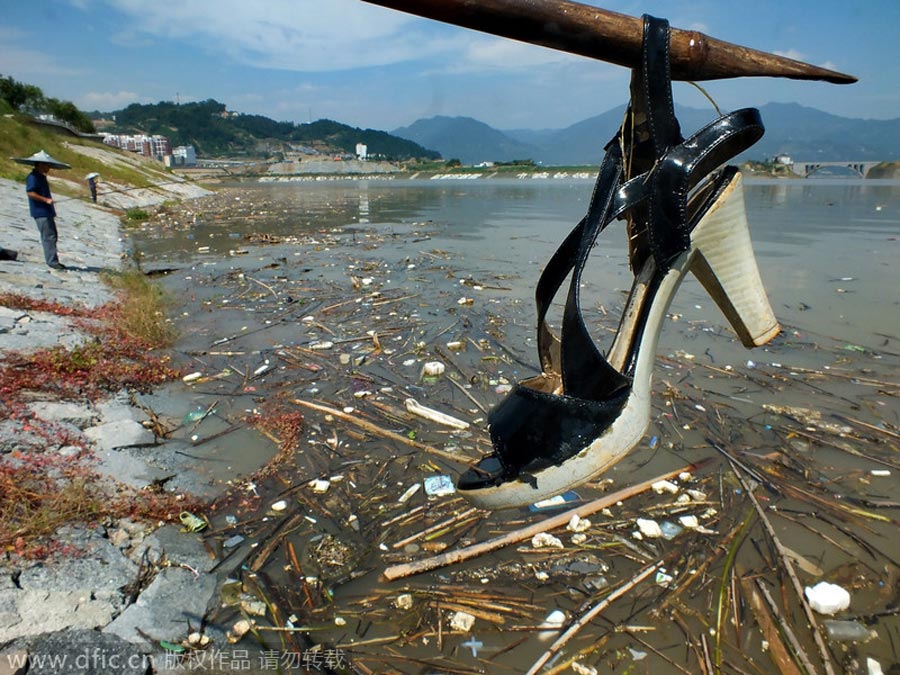 Garbage chokes Three Gorges Reservoir