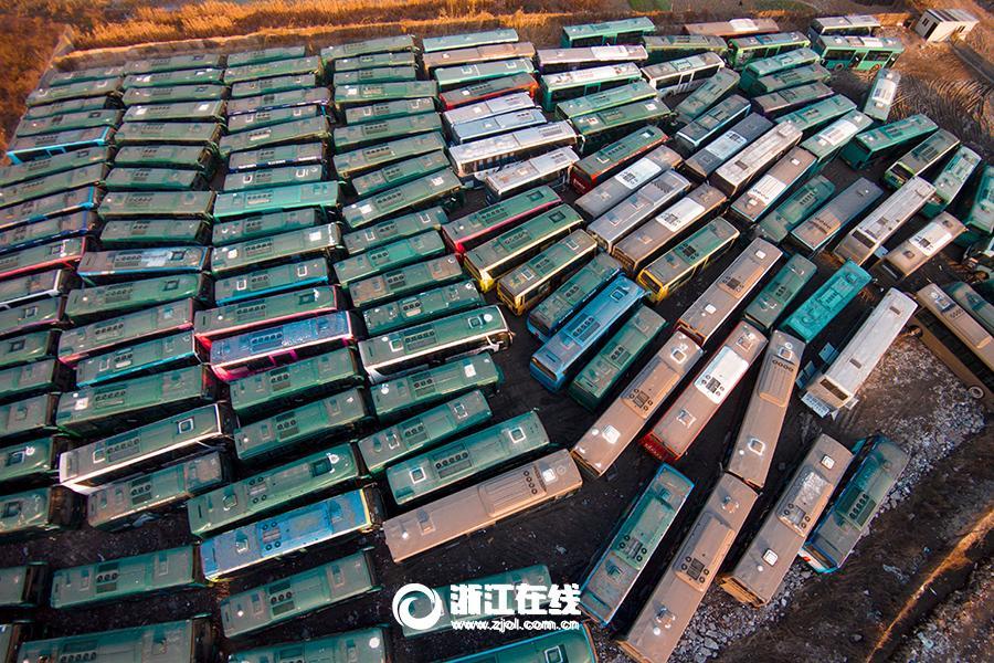 'Graveyard’ for aging buses in Hangzhou