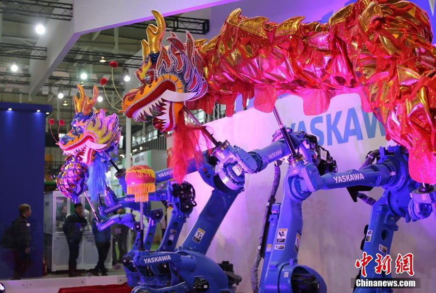 Dragon robots awe audiences at expo in Nanjing