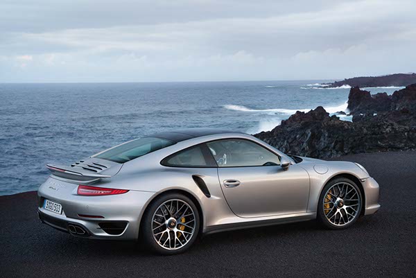 Porsche 911 Turbo S Asian premiere fascinates Auto Guangzhou