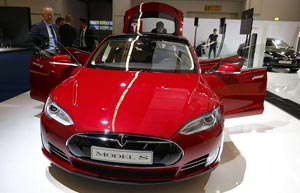 Tesla to raise $1.6b to build battery factory