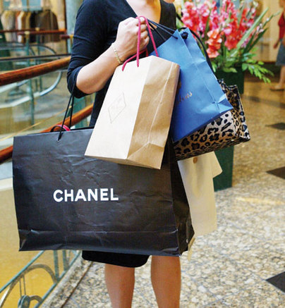 Fake paper bags are the latest buzz in the malls