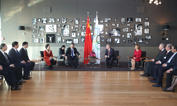 President Xi visits Olympic Museum in Lausanne