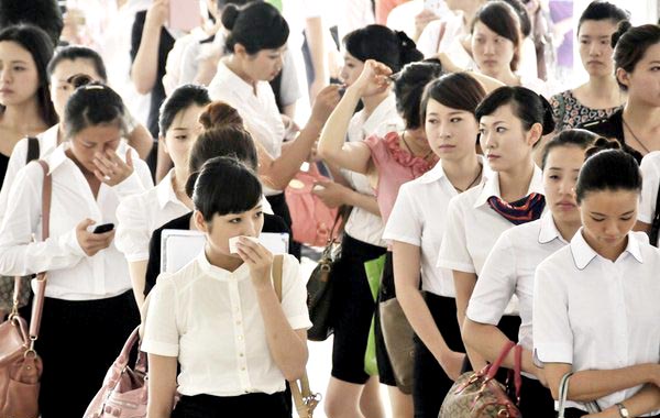 China Eastern to seek 1,000 flight attendants