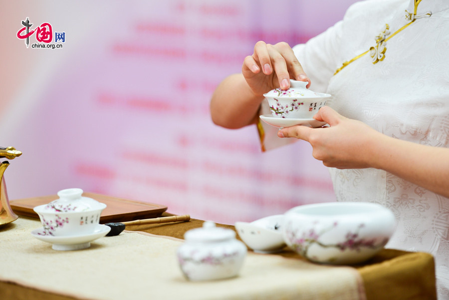 Beijing's tea street makes summer promotion