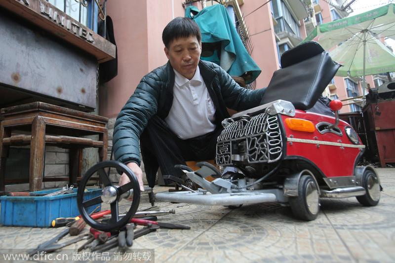 Shanghai native creates mini car by hand