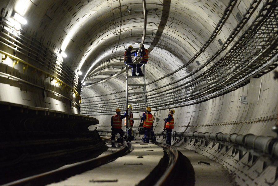 Closer look at Henan's 1st subway