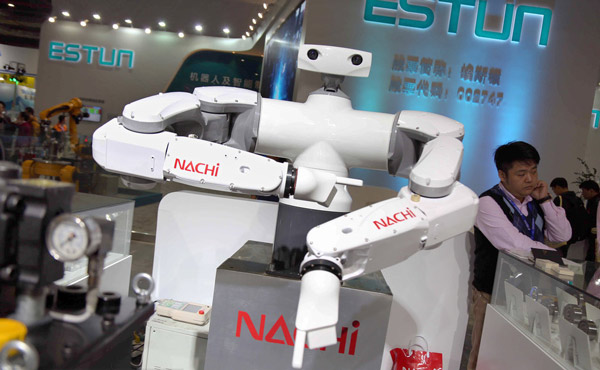 Industrial robots shine at CIIF 2015