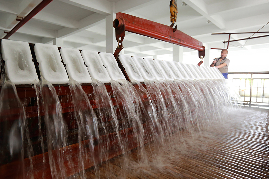 Fantastic photos of ice making in East China