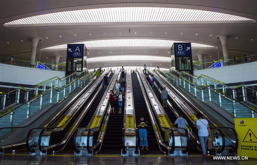 New railway station for high-speed rails opens in Xinjiang