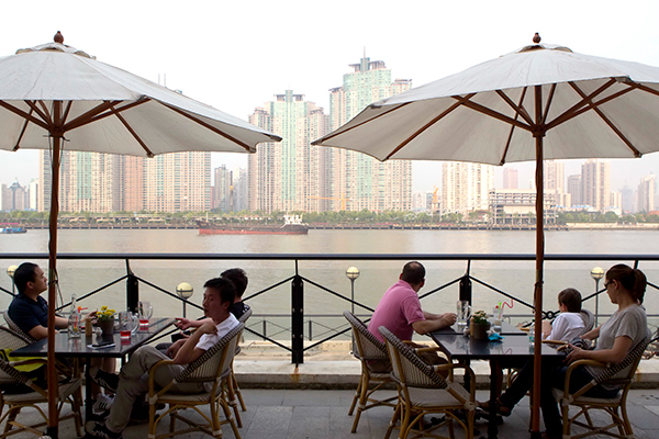 Shanghai luxury homes shrink; prices stay high