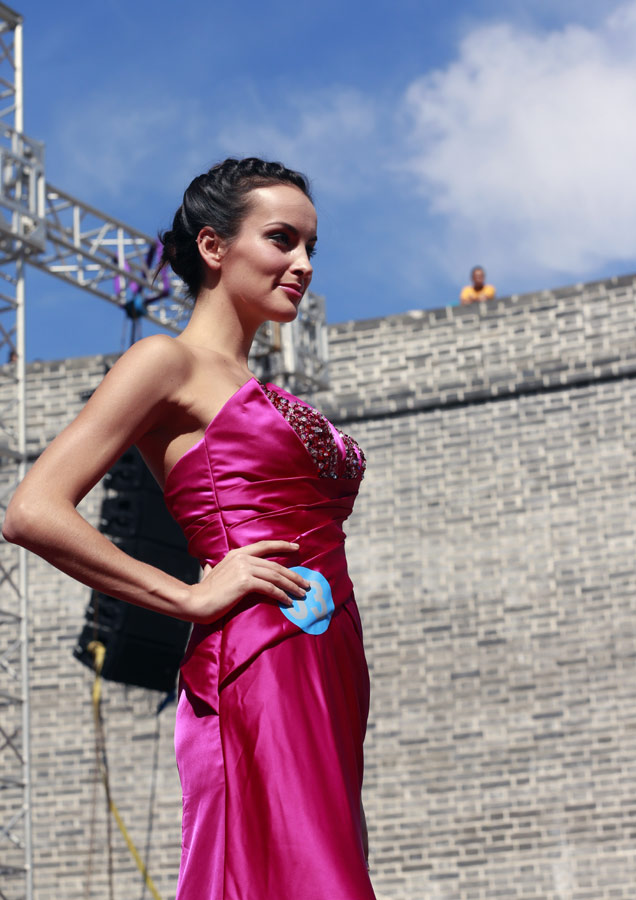 Vintage cars exhibited at auto cultural festival in China's Shanxi