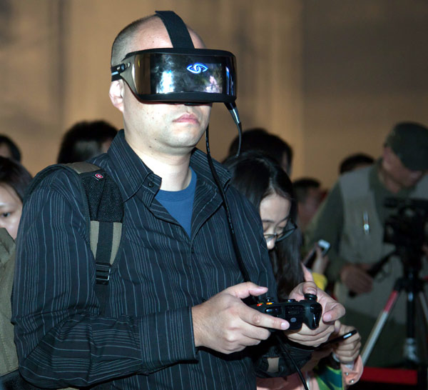 China-made virtual reality helmet debuts in Beijing