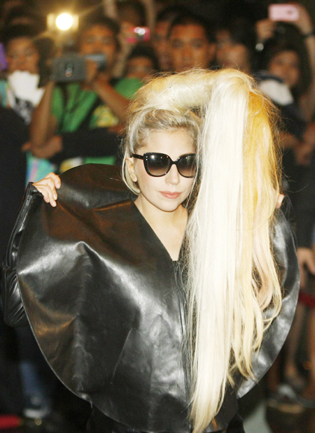 Lady Gaga arrives in Manila