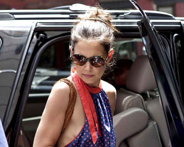 Katie Holmes takes Suri out