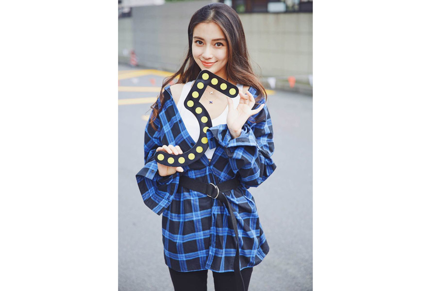 Angelababy releases fashion photos