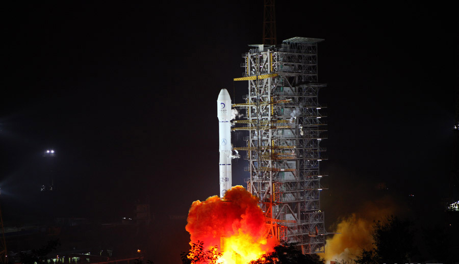 China launches probe and rover to moon