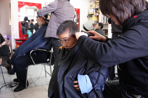 Get a lucky haircut on <EM>Er Yue Er</EM> for good luck