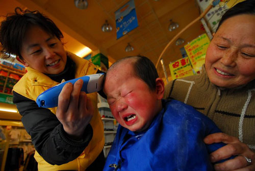 Get a lucky haircut on <EM>Er Yue Er</EM> for good luck