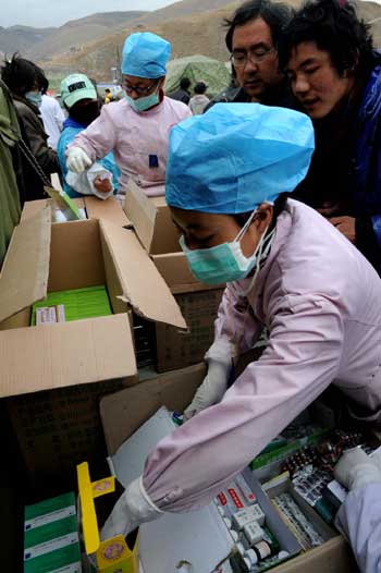 Traditional Tibetan treatment popular in quake zone