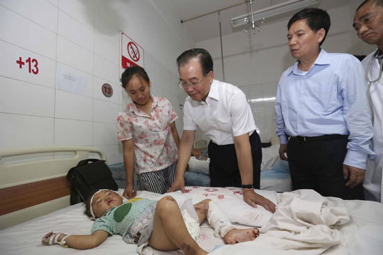 SW China earthquakes claim 80 lives