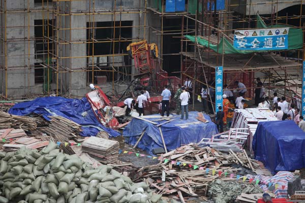 Workers killed as elevator plummets 34 floors to ground