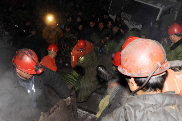 4 miners rescued after being trapped for 5 days