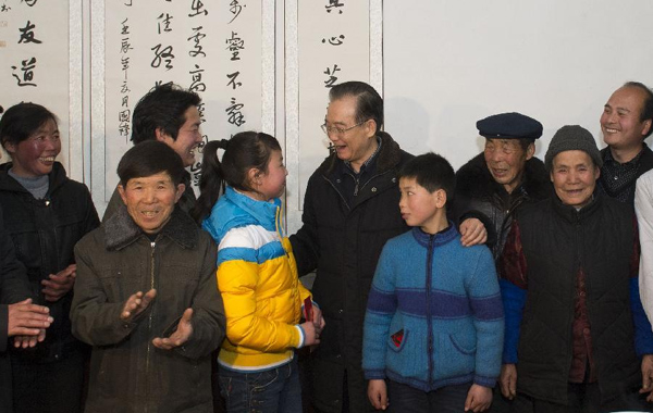 Premier spends New Year eve with disaster survivors