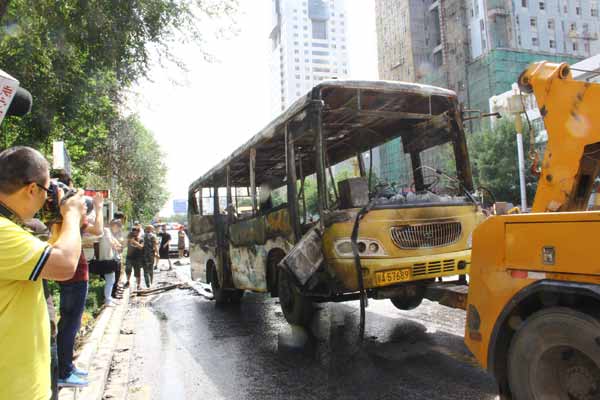 1 dead, at least 6 injured in Xinjiang bus fire