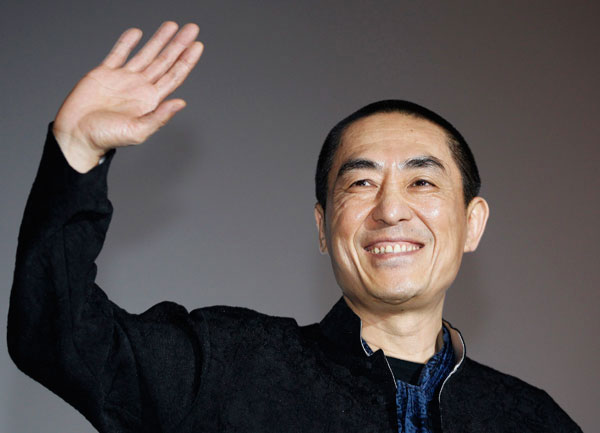 Prolific father Zhang Yimou apologizes