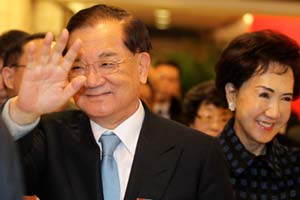 Mainland, Taiwan negotiators meet ahead of talks