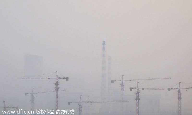 Dalian issues orange alert as smog worsens