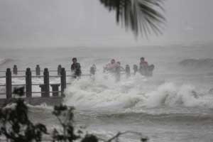 Rainstorm pounds S China