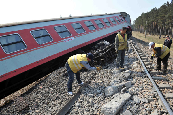 Rail traffic resumes after derailment in NE China