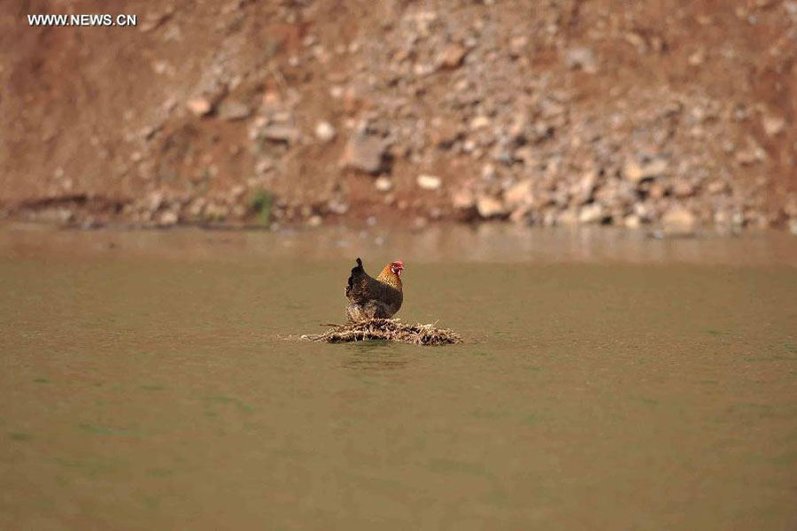 Army to blow up blockage at barrier lake in quake-hit Yunnan