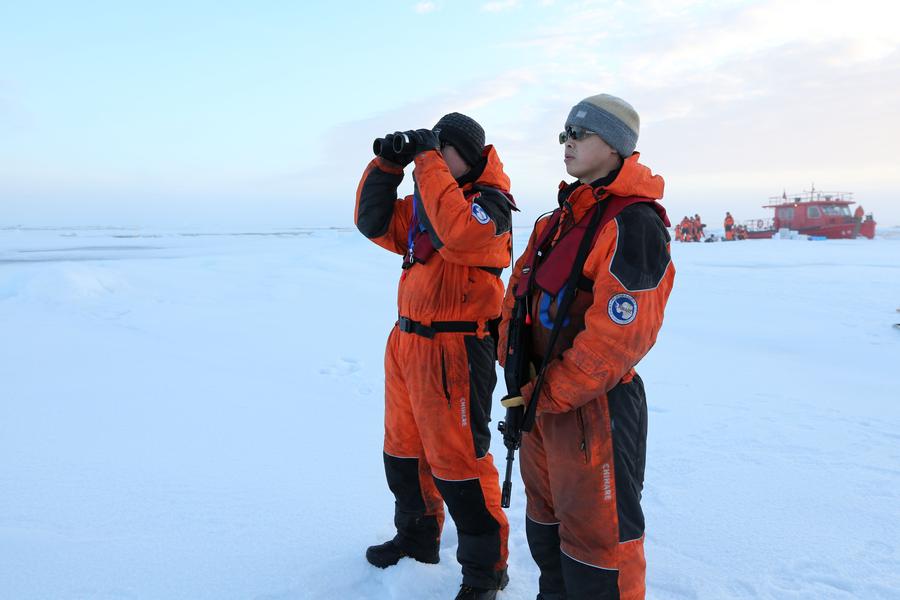 Arctic expedition team conducts scientific study