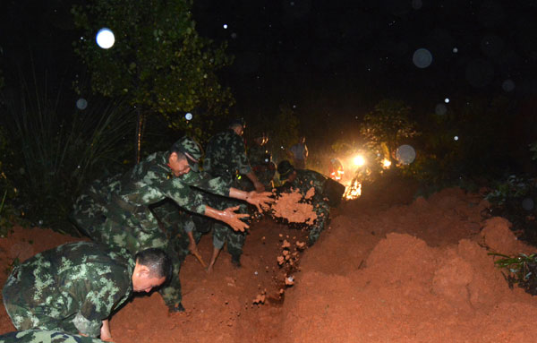 Death toll increases to 7 after E China landslides