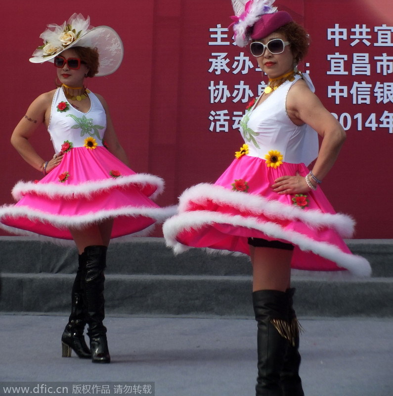 Elderly models add spice to Chongyang Festival