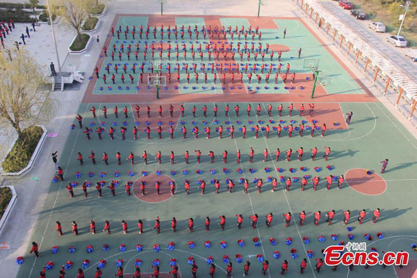 6,700 students perform spectacular exercise set