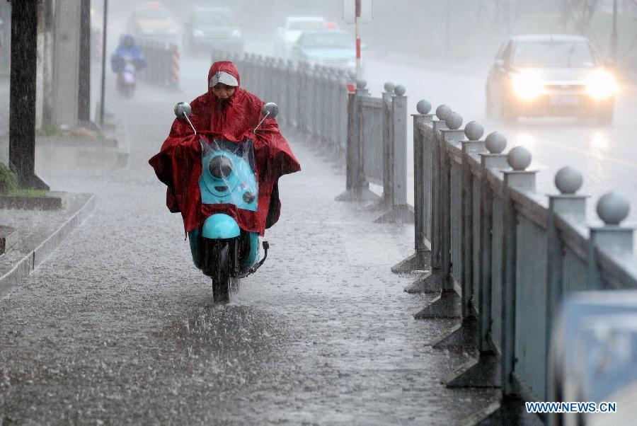 China issues yellow warning for torrential rain