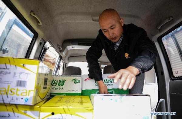 Local drivers join Yangtze rescue