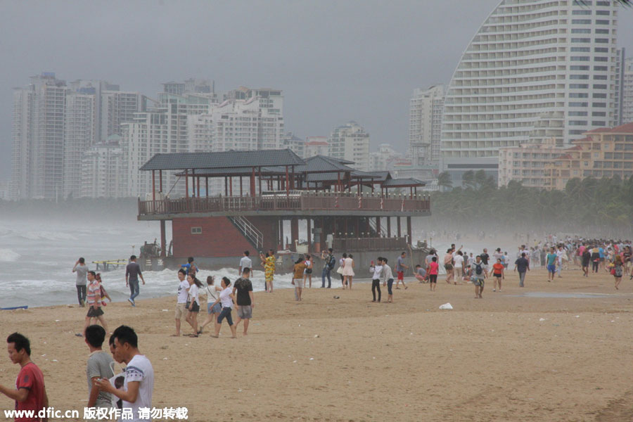 Three ships stranded as tropical storm Kujira hits S China