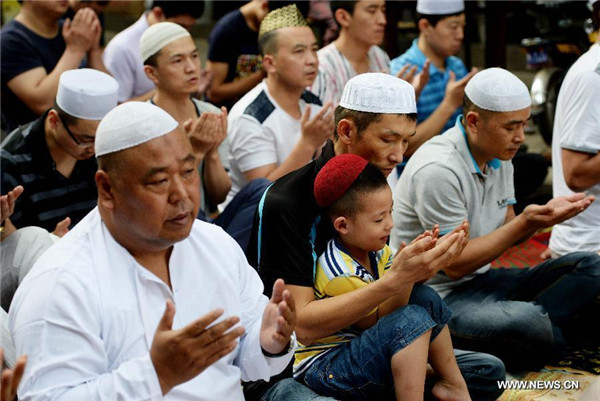 Muslims gather to celebrate Eid al-Fitr across China