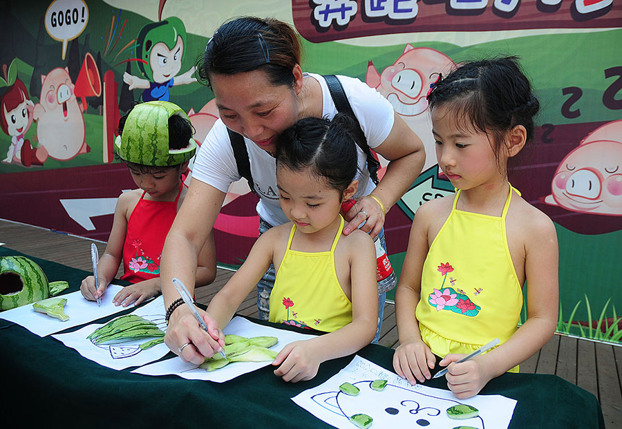 Creative use of fruit peel helps youngsters beat the heat