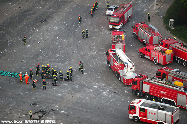 Death toll at 112 from Tianjin blasts, sodium cyanide located